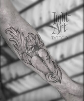 arm tattoo, sleeve tattoo, light art tattoo, women tattooer