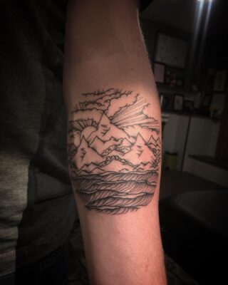 right_on_mountain_tattoo | Jevin tattoo Amsterdam